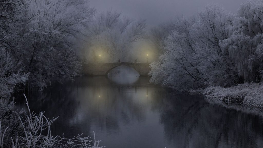 Les bords de l'Eure et un pont ancien dans la basse ville de Chartres