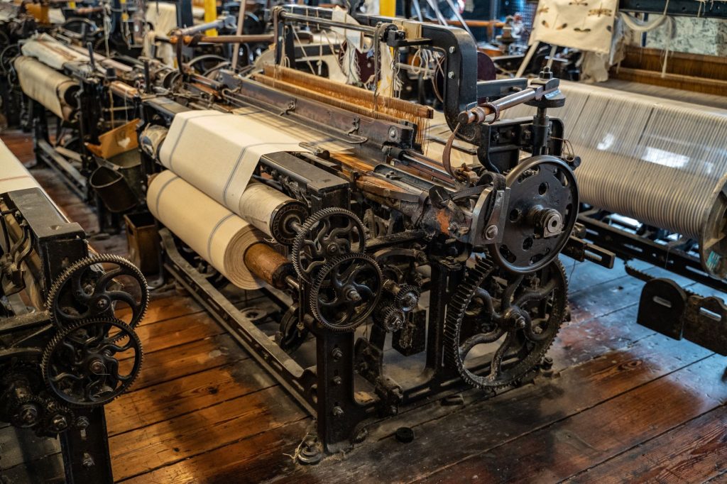 Patrimoine industriel en brique réhabilité, héritage textile de Roubaix