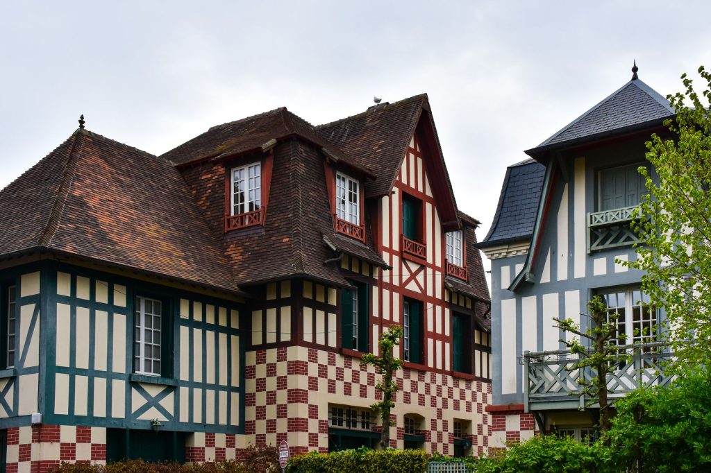 Maisons à colombages et ruelles du centre historique de Chartres