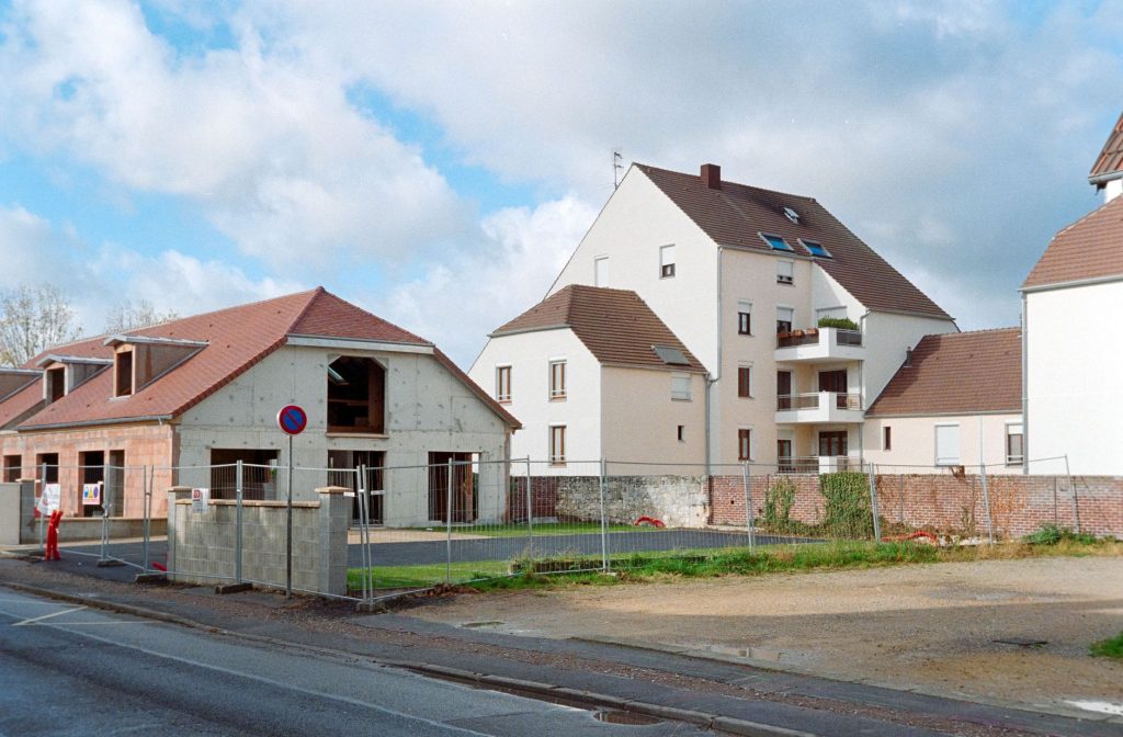 Chantier urbain et nouveaux logements, symbole de la mutation de la ville