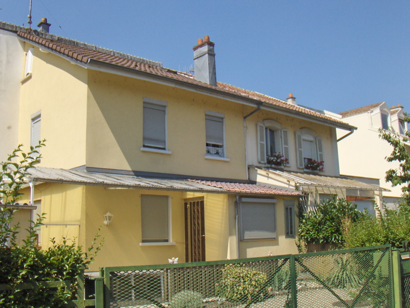 Rangée de petites maisons ouvrières mitoyennes de la cité ouvrière de Mulhouse