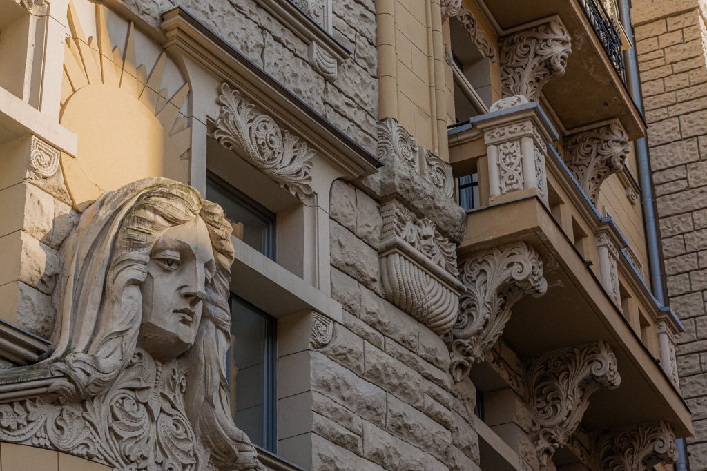 Architecture Art nouveau à Nancy, façade sculptée typique de l'École de Nancy