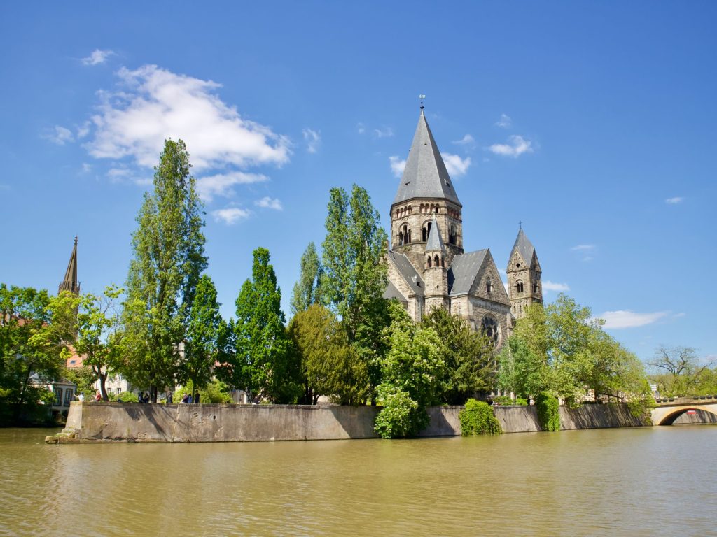 Bords de Moselle et architecture historique à Metz