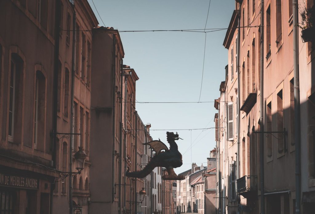 Rue et façades anciennes du centre de Metz